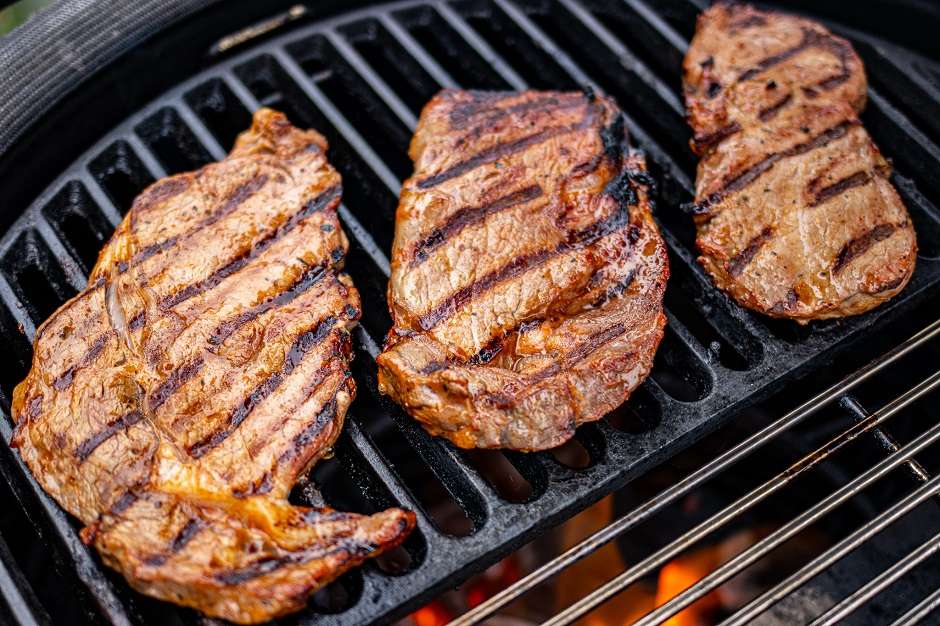 diverse steaks grillen