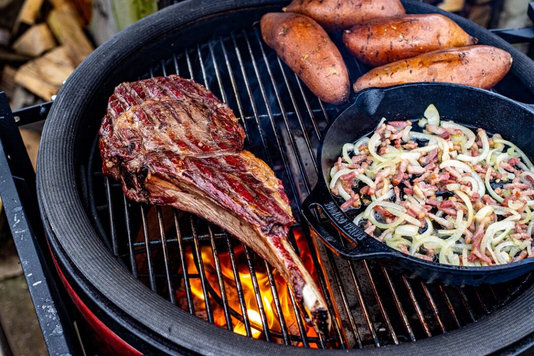 tomahawk steak kamado joe