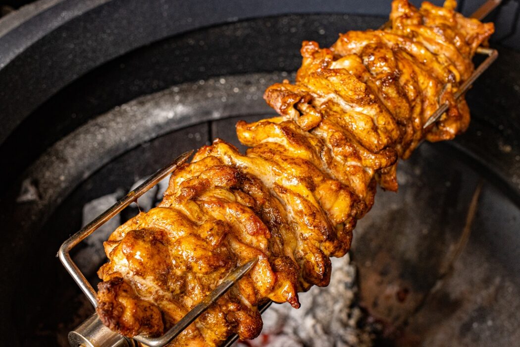 kippendijen aan het spit