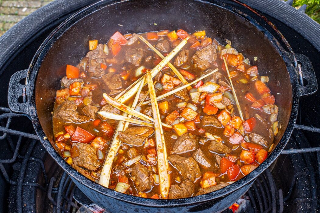 Indonesisch stoofvlees dutch oven