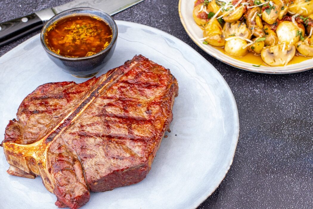 T-bone steak met cowboy butter saus